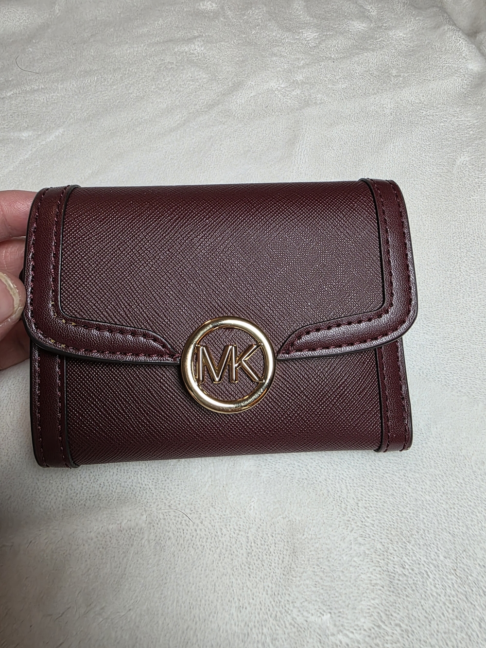 Michael Kors Leida MEDIUM wallet In OXFORD BLOOD color